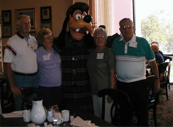 Photo - Which One is Goofy